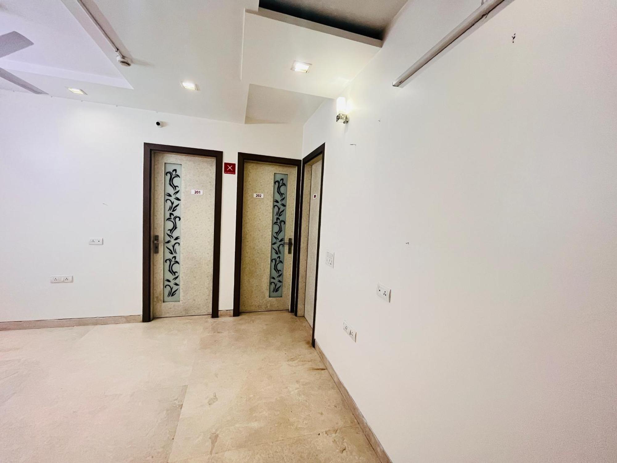 Hotel Park Pride Pitampura New Delhi, Couple Friendly エクステリア 写真