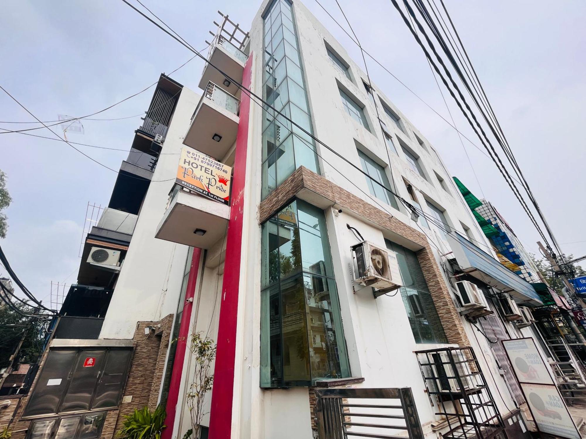 Hotel Park Pride Pitampura New Delhi, Couple Friendly エクステリア 写真