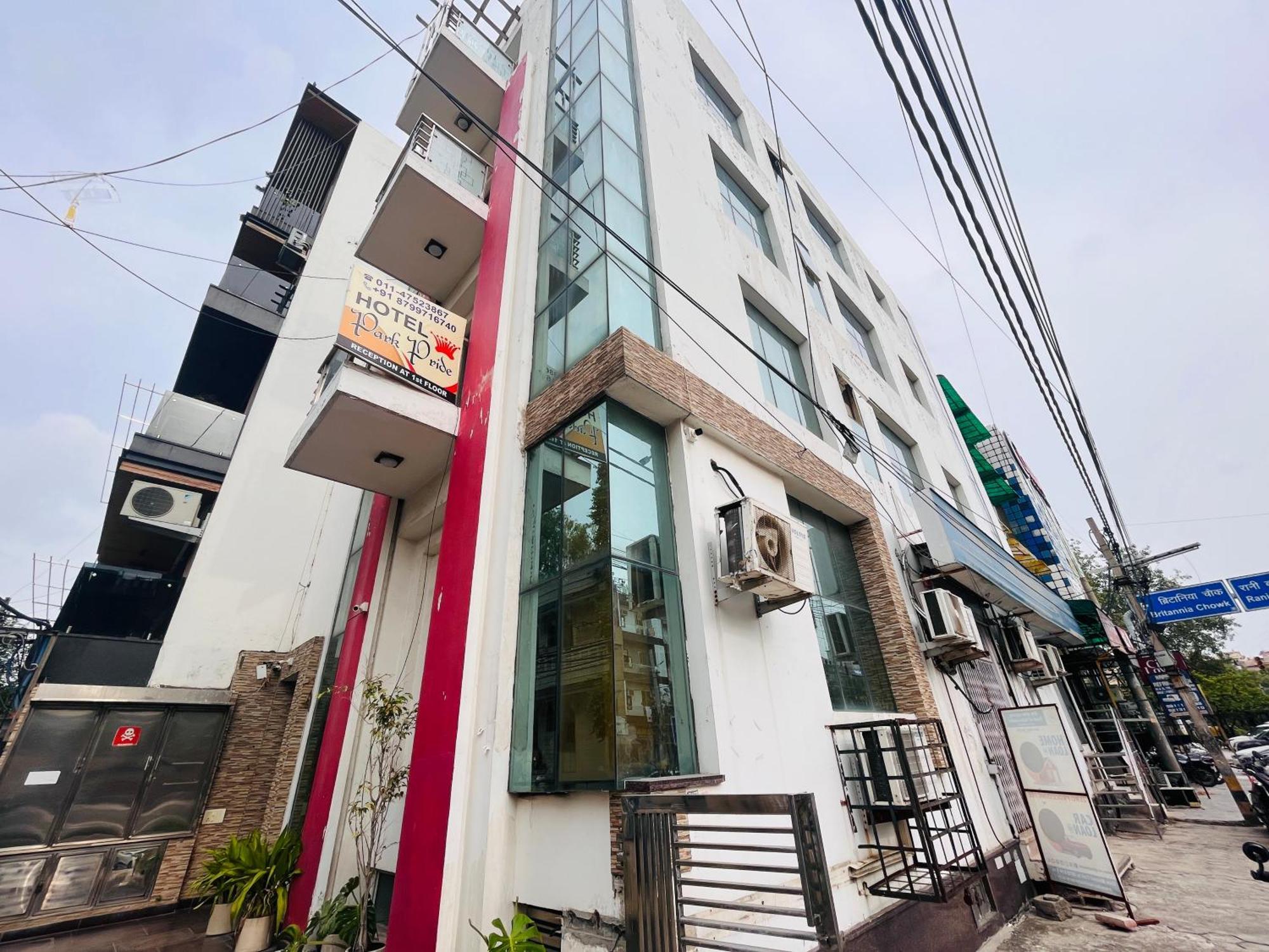 Hotel Park Pride Pitampura New Delhi, Couple Friendly エクステリア 写真